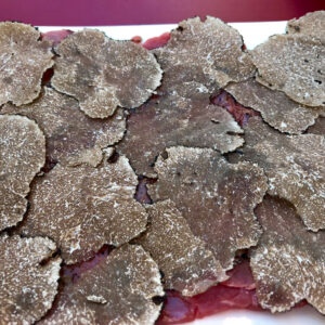 carpaccio de ternera con trufa de verano