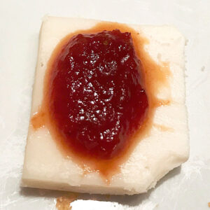 queso montsec con mermelada de tomate
