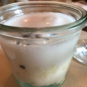 Sorbete de gintonic con espuma de limón